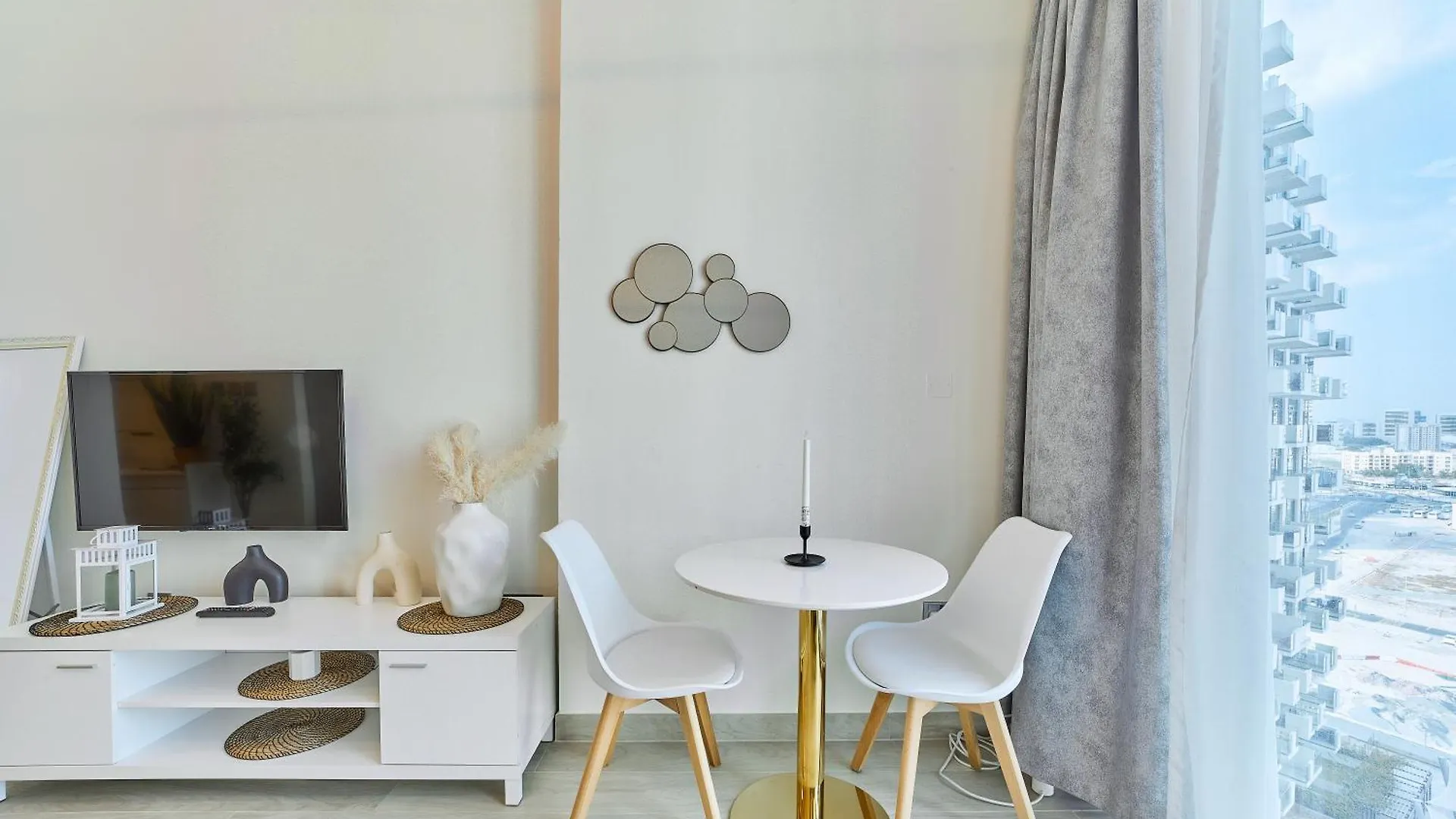 Daire Elegant Studio In Al Jaddaf With Modern Amenities Dubai