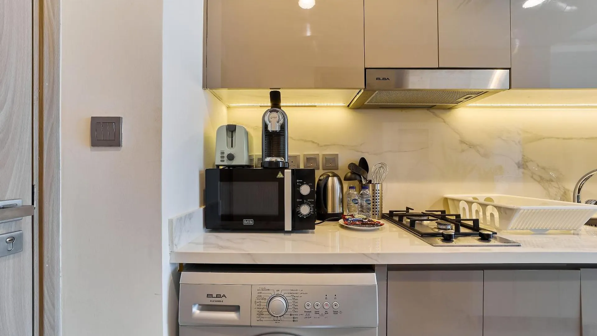 Daire Elegant Studio In Al Jaddaf With Modern Amenities Dubai